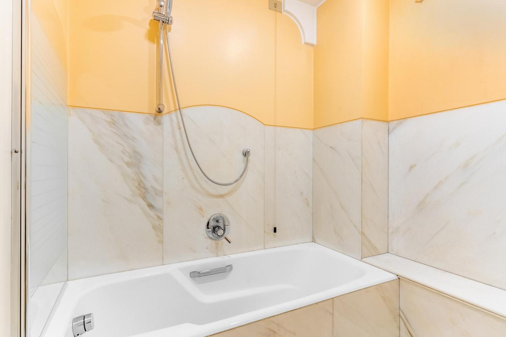Luxurious Duomo A/c-wi-fi Free Apartment *