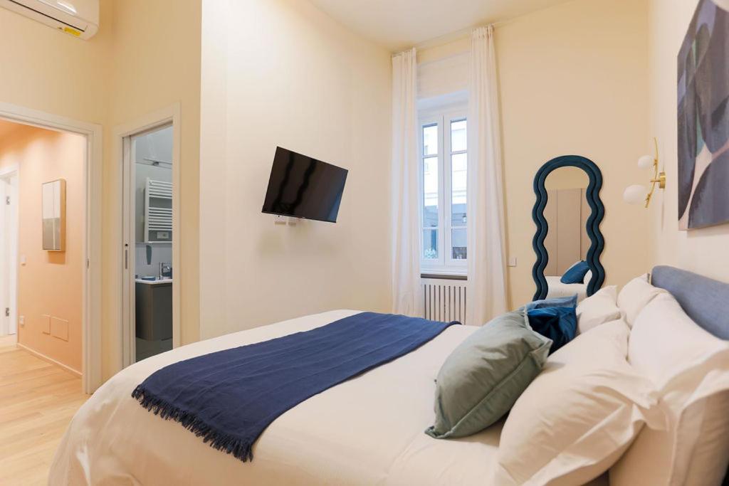 The Rent - Characterful Two-bedroom Flat Steps From Palestro Milan