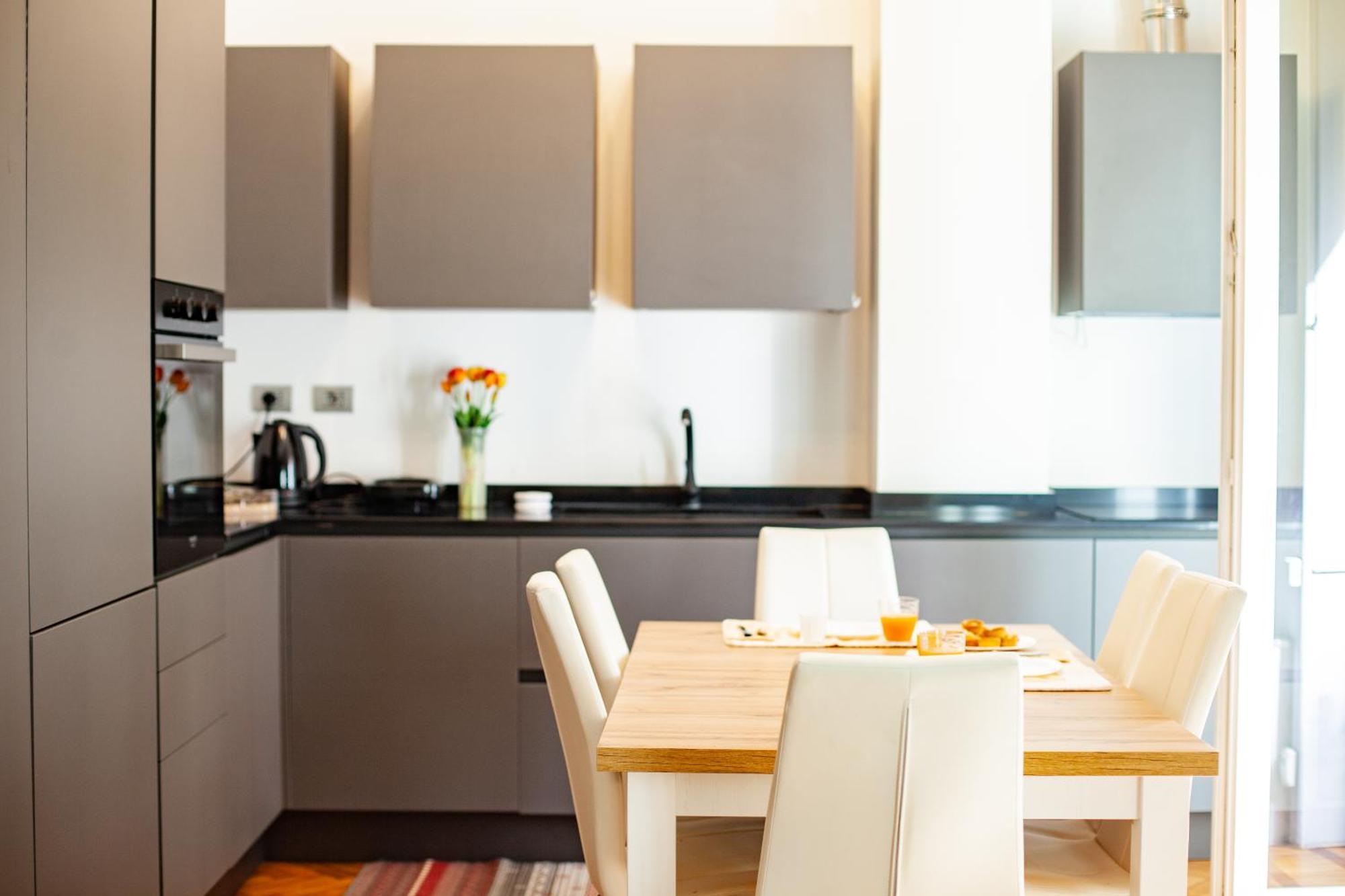 Design & Luxury With Garden In San Senatore Apartment Mailand