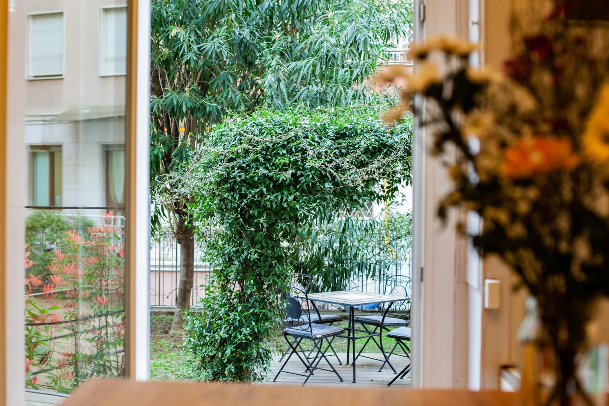 Design & Luxury With Garden In San Senatore Milão