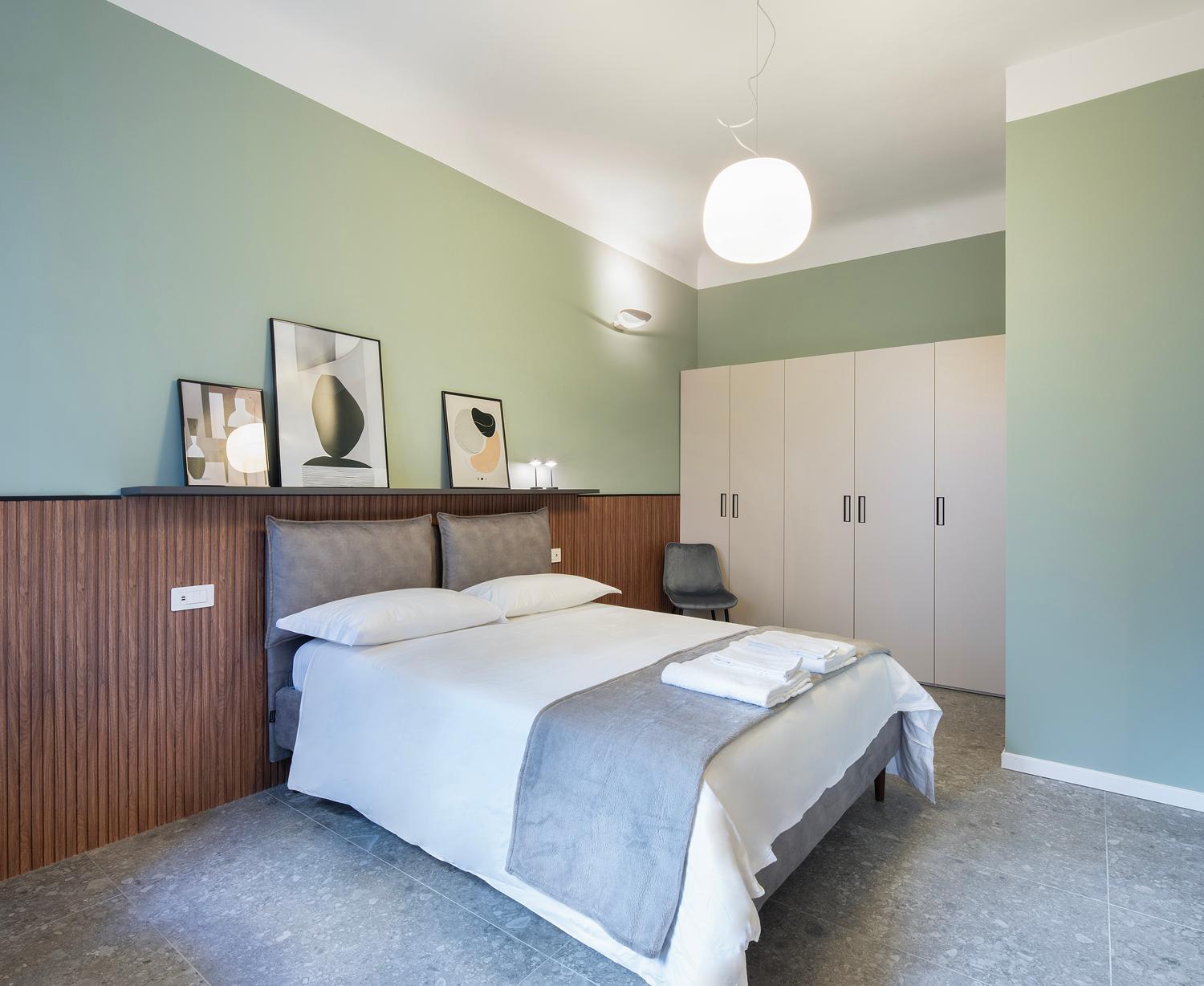 Station Apartment *