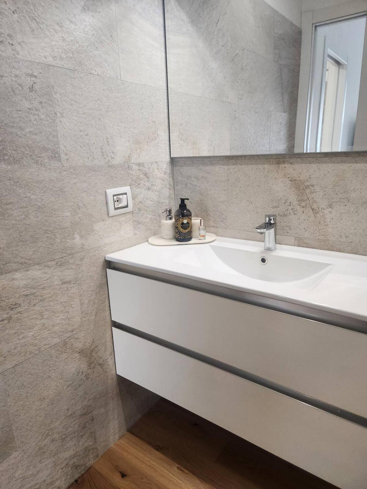 Duomo Gallery Apartment *