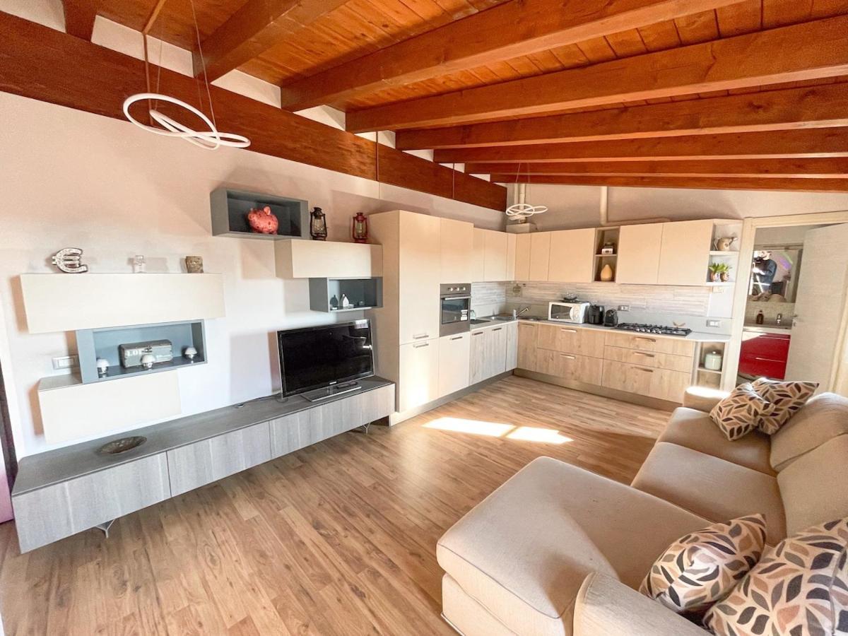 The Urban Nest 2, Spacious, Wifi And Near The Red Metro Milão