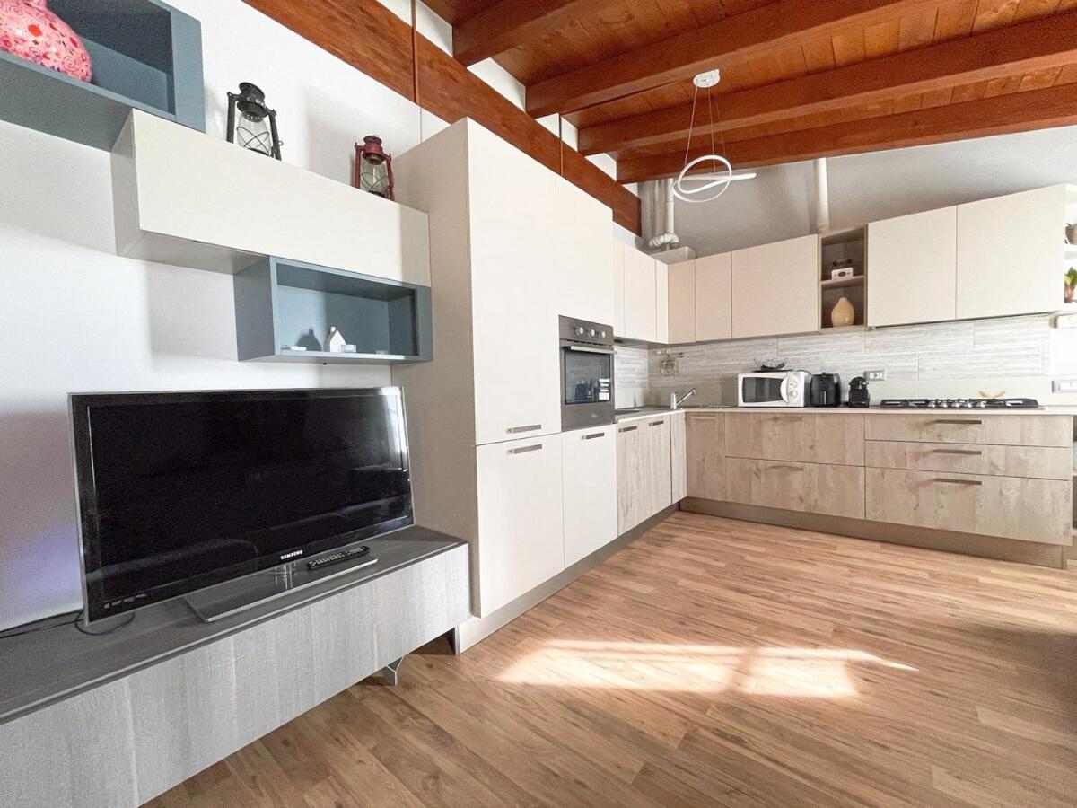 The Urban Nest 2, Spacious, Wifi And Near The Red Metro * Milão