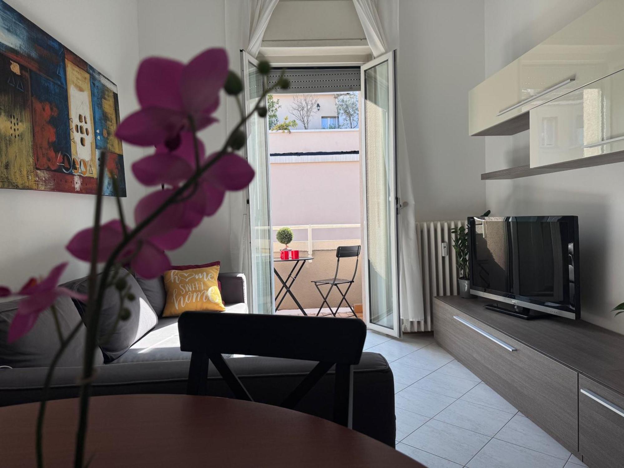 Bright With Balcony In Corso Xxii Marzo * Mailand
