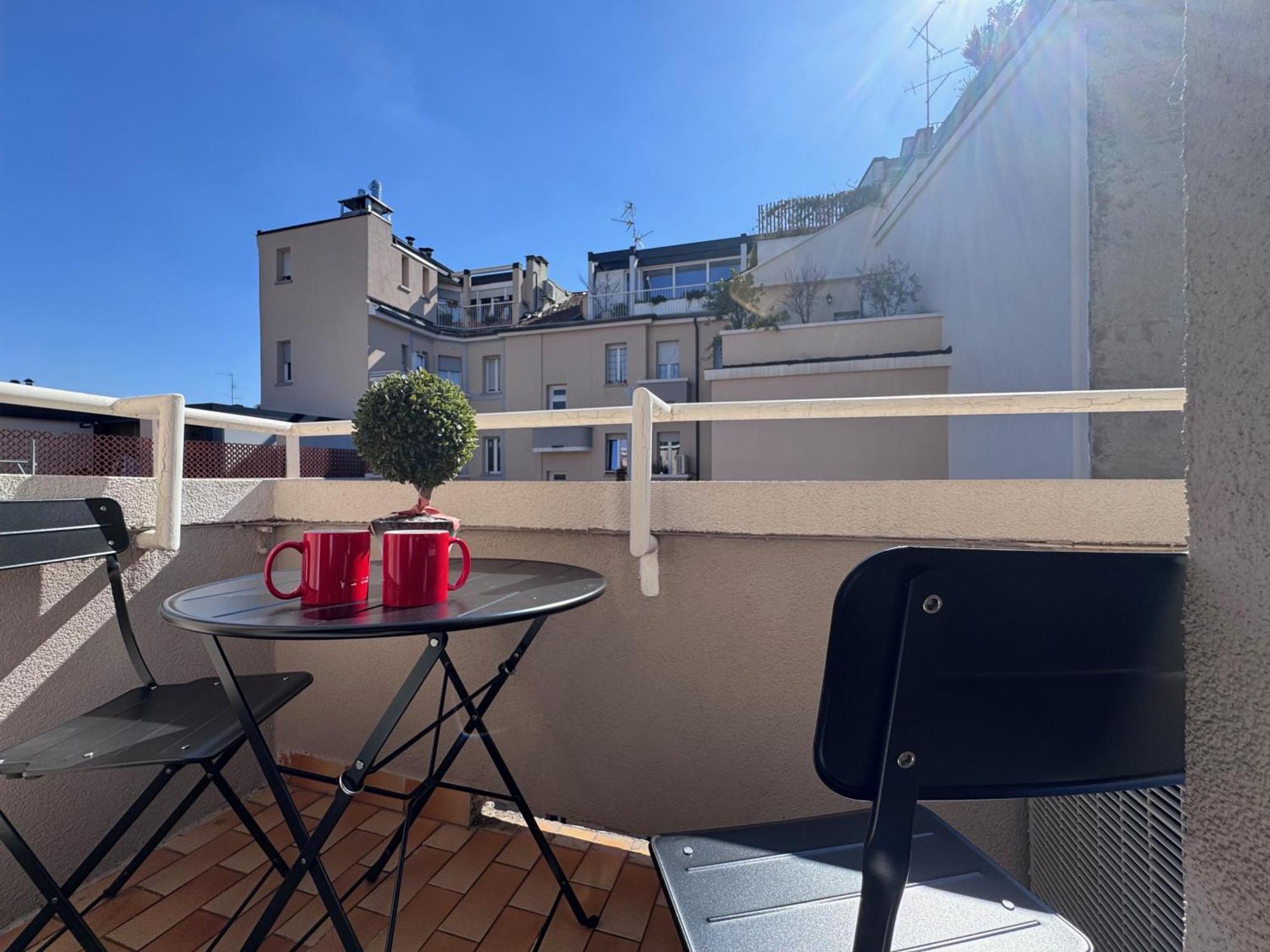 Apartment Bright With Balcony In Corso Xxii Marzo
