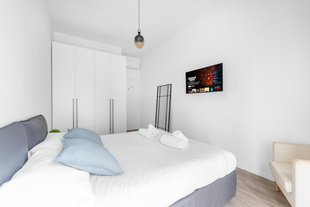 Bilocale Vicino Tram 2, Smart Tv E Internet Veloce Apartamento