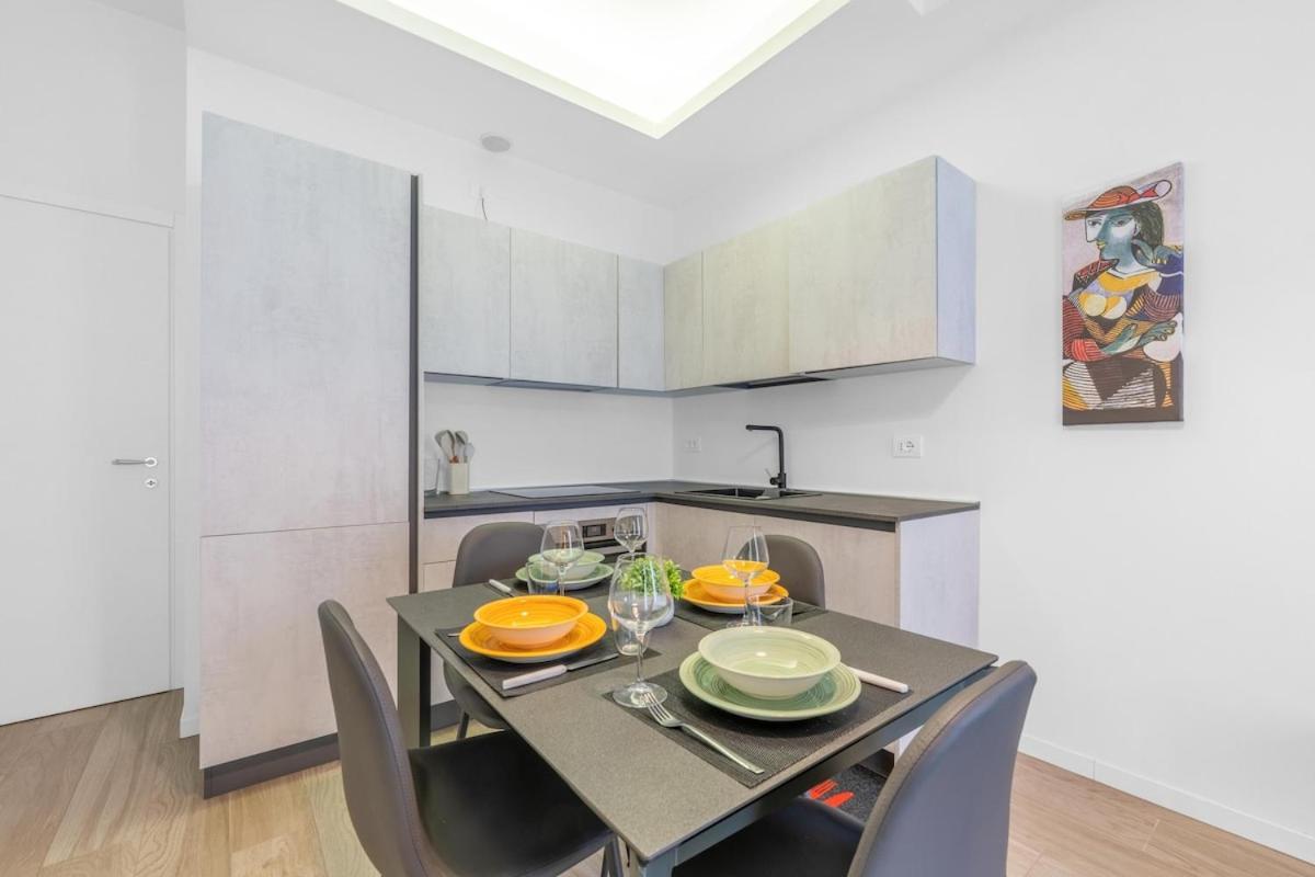 Apartamento Bilocale Vicino Tram 2, Smart Tv E Internet Veloce Milão
