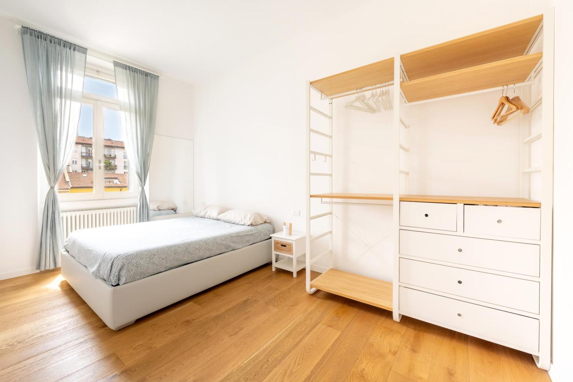 Isola - Bright 2-room With Balcony * Mailand