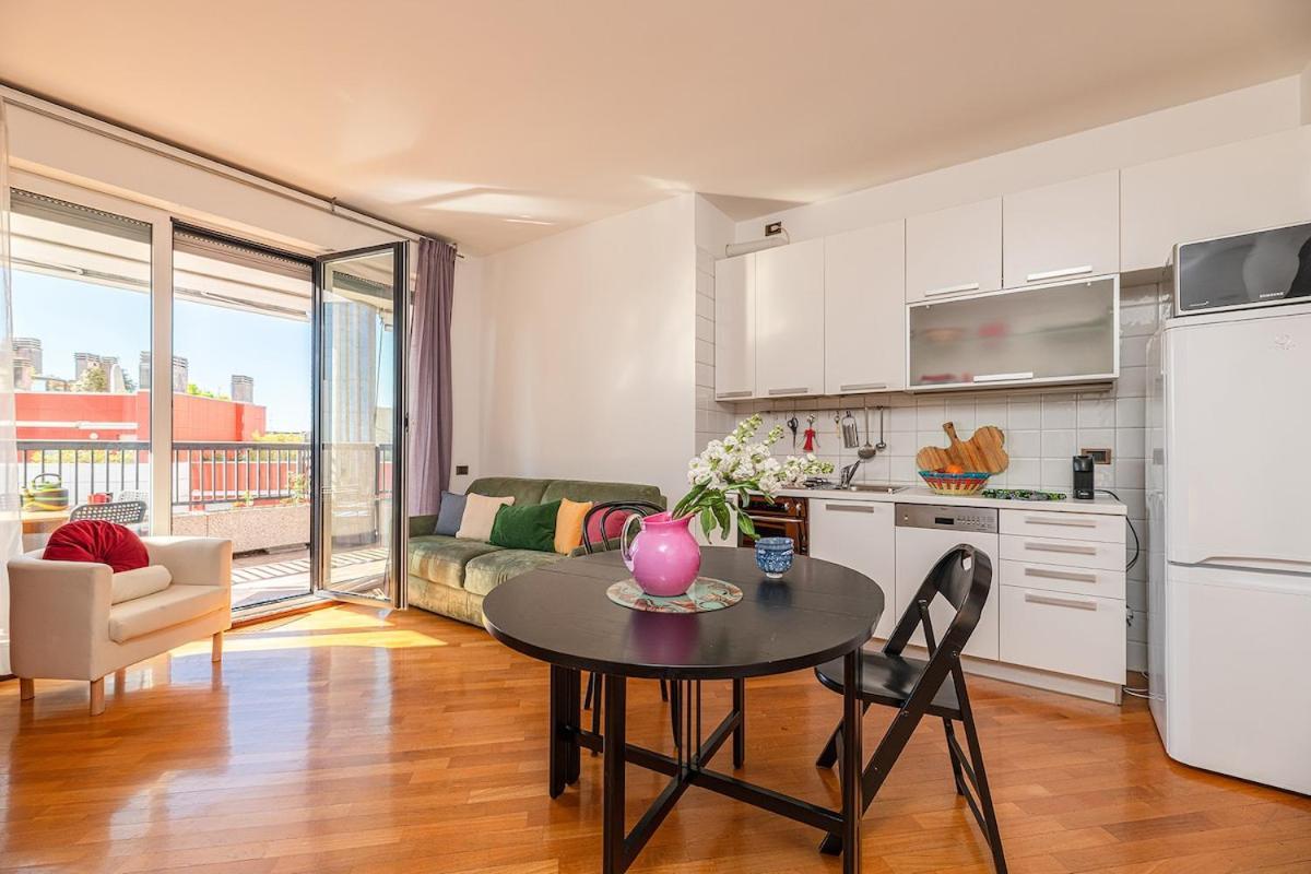 The Rainbow House With Terrace! Apartamento *