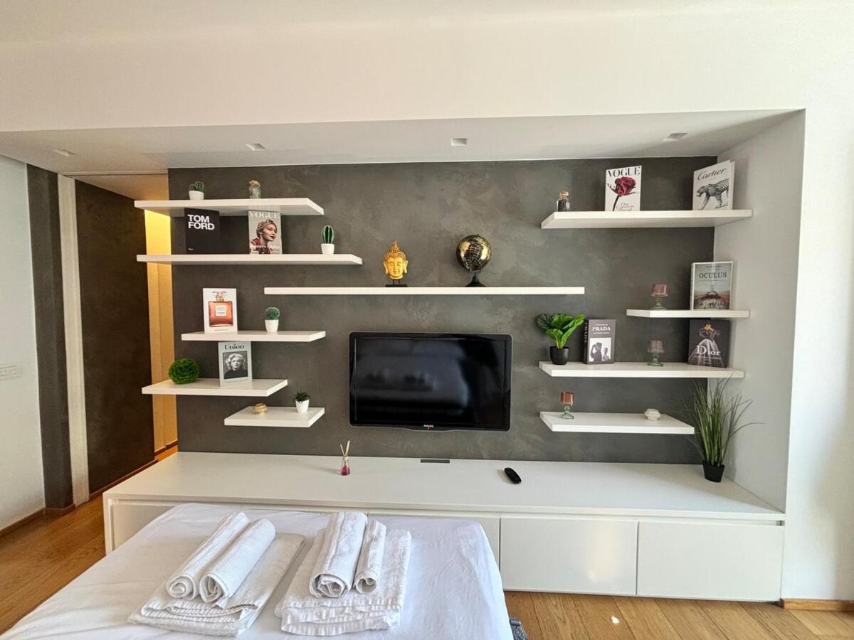 Luxury Brera - Corso 9 Apartment *