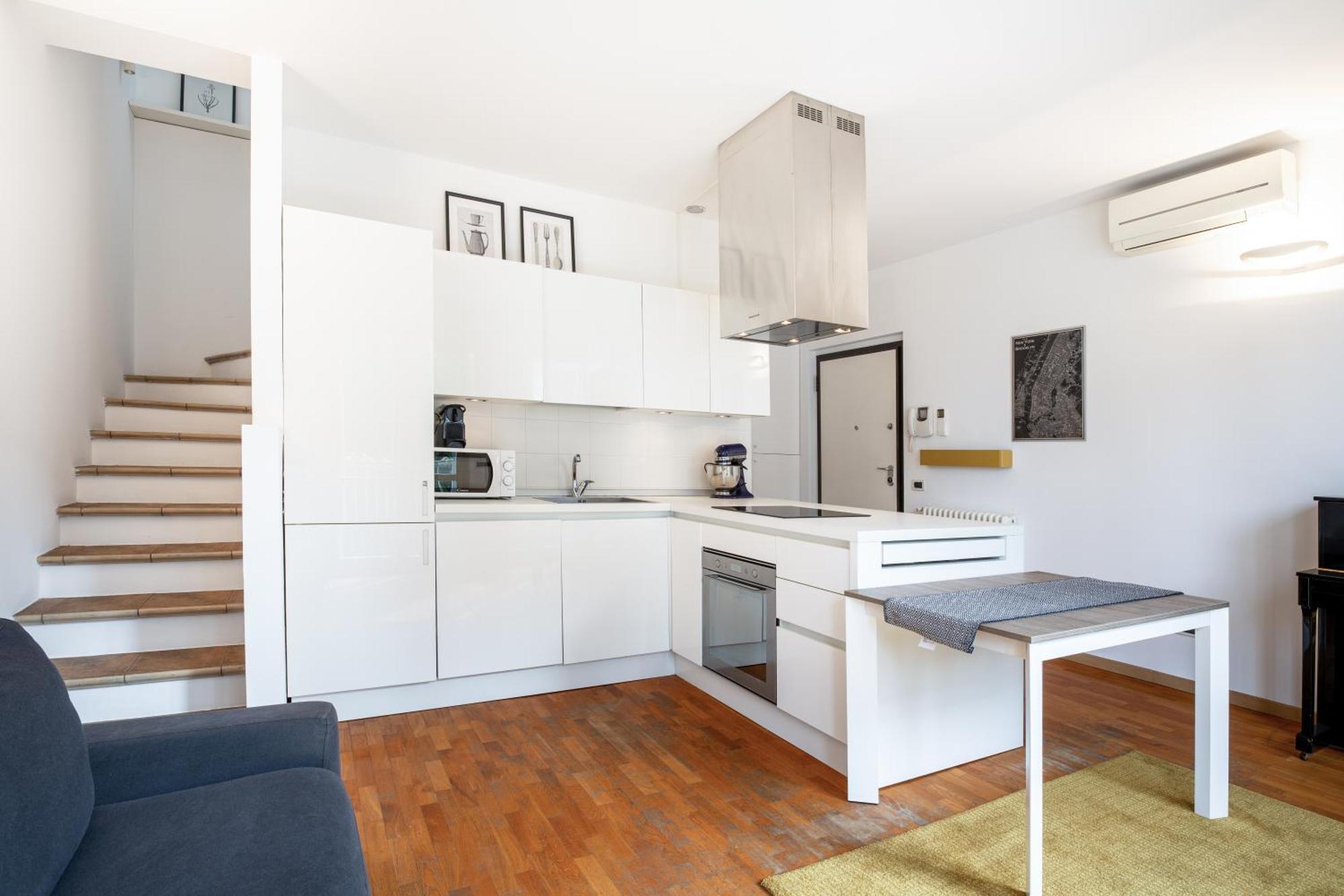 Hbhall Urban Loft Apartment
