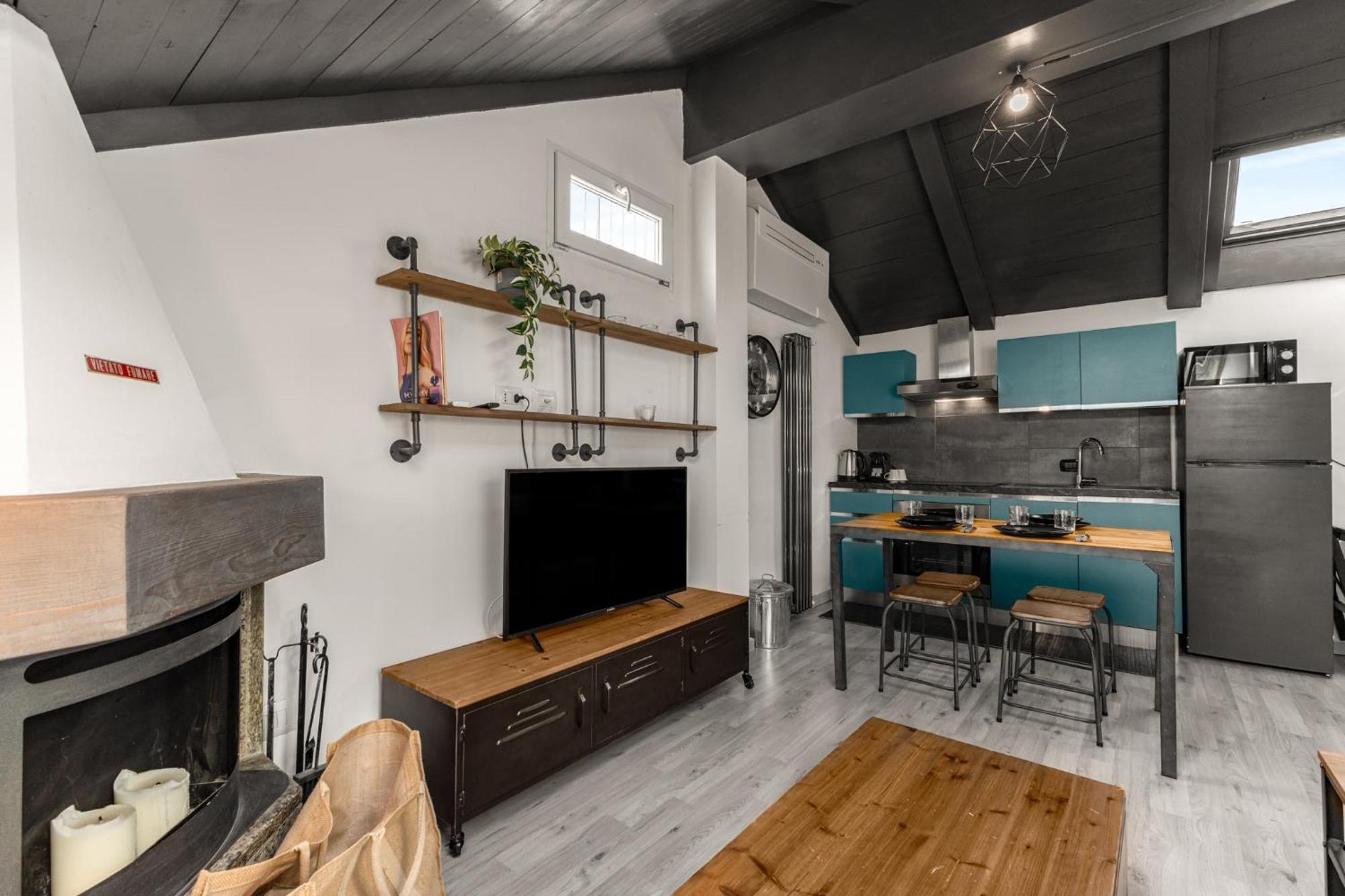 Tortona Metro 200m - Charming Attic - Wifi *