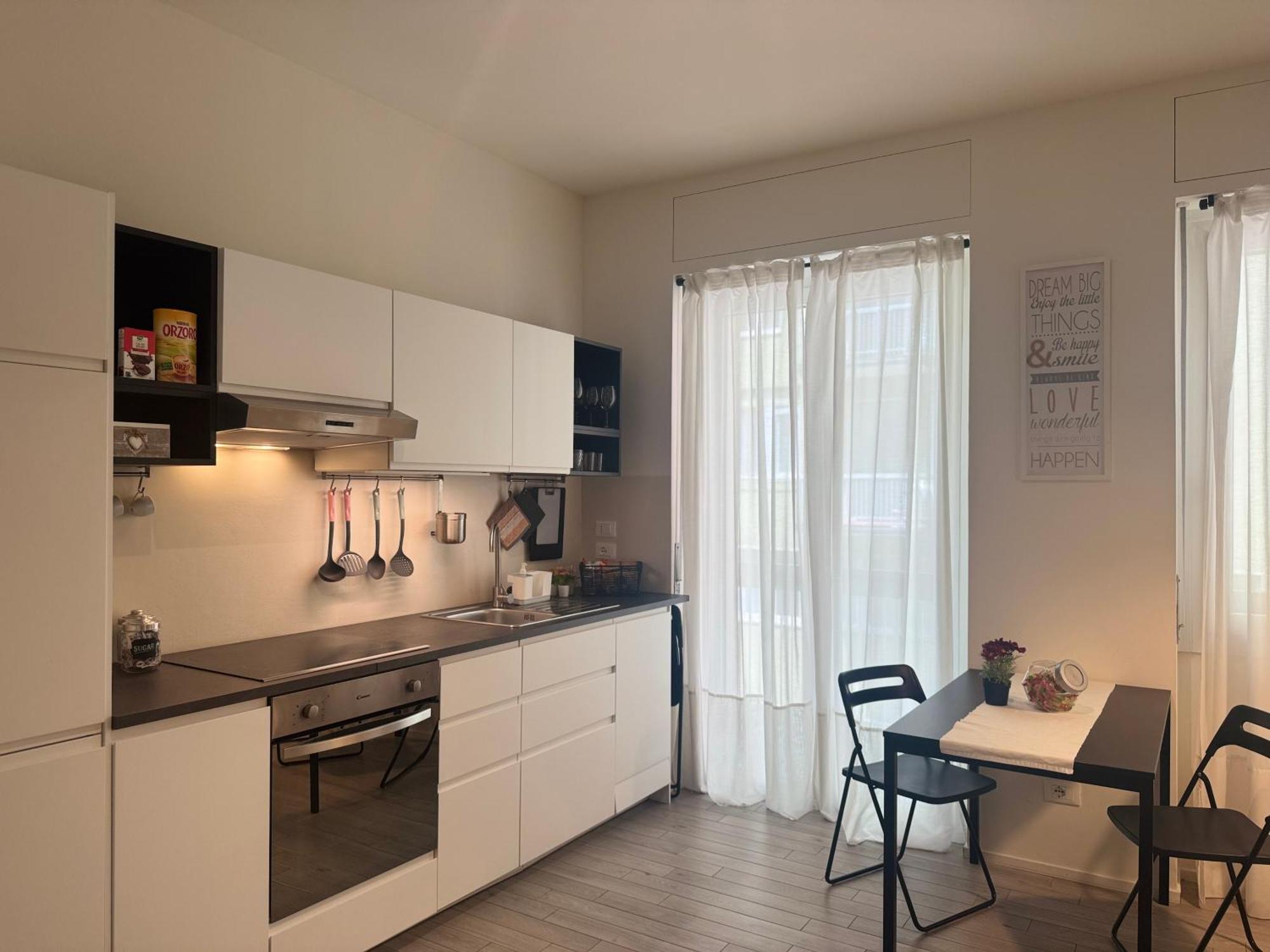 Apartment A Casa Di Imma A 5 Min Stazione Centrale, Wi-fi Veloce, Balcone Abitabile Mailand