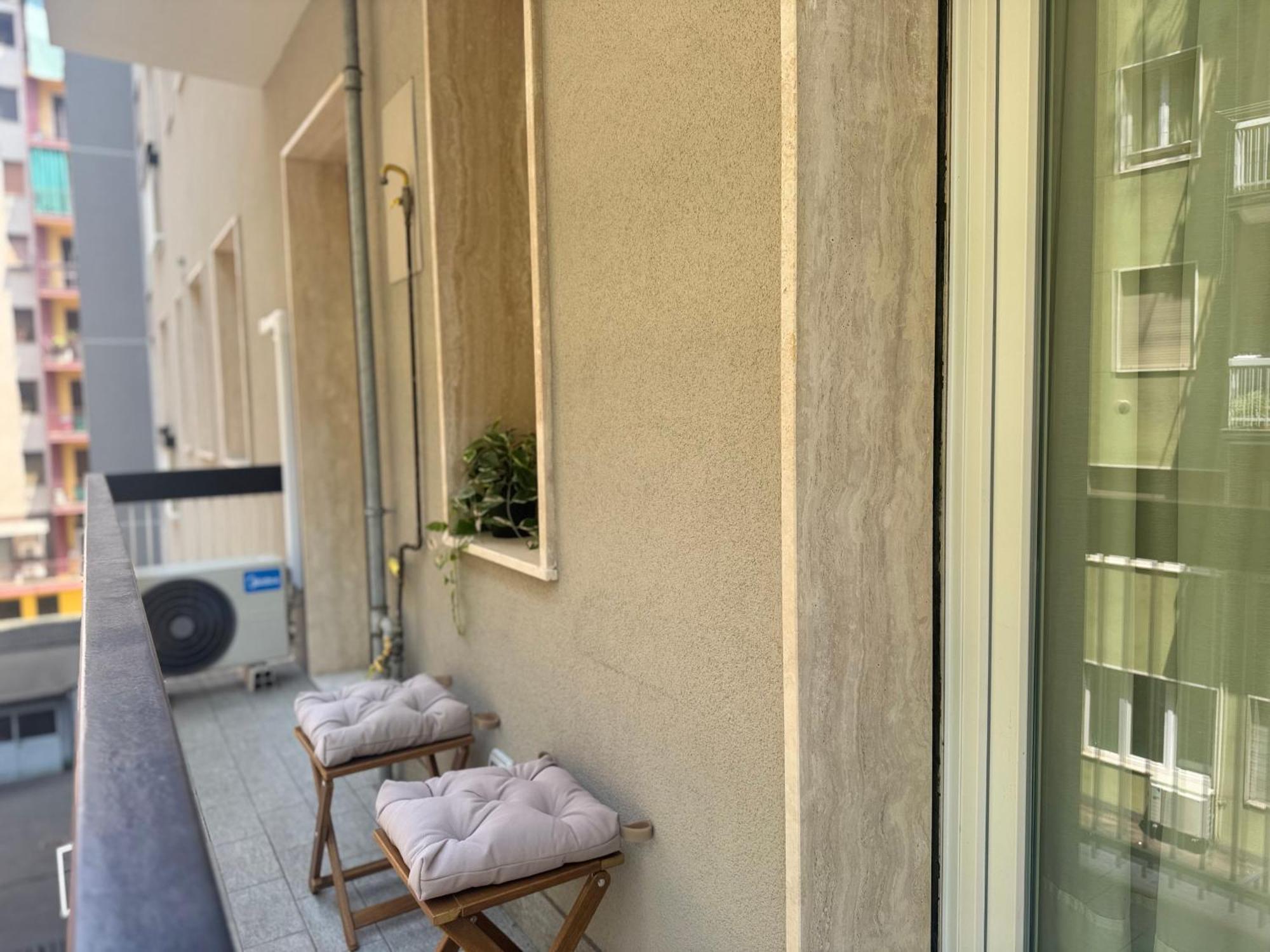 A Casa Di Imma A 5 Min Stazione Centrale, Wi-fi Veloce, Balcone Abitabile