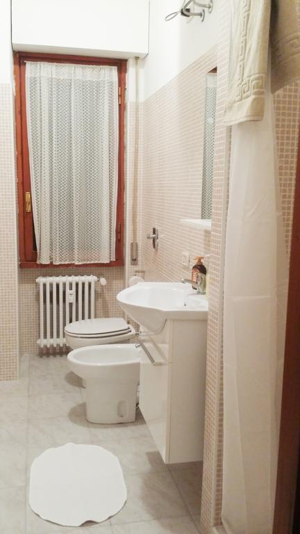 Apartment Center White