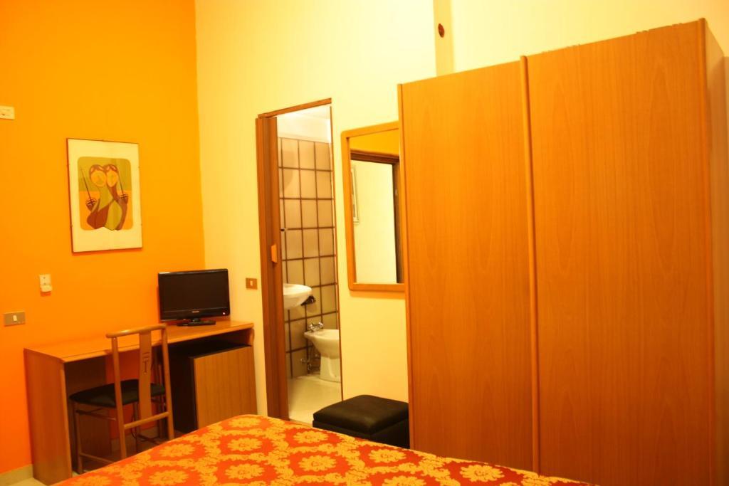 Garden Hotel 2*