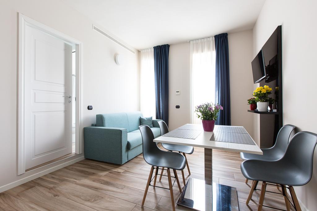 Isola Aparthotel 2*