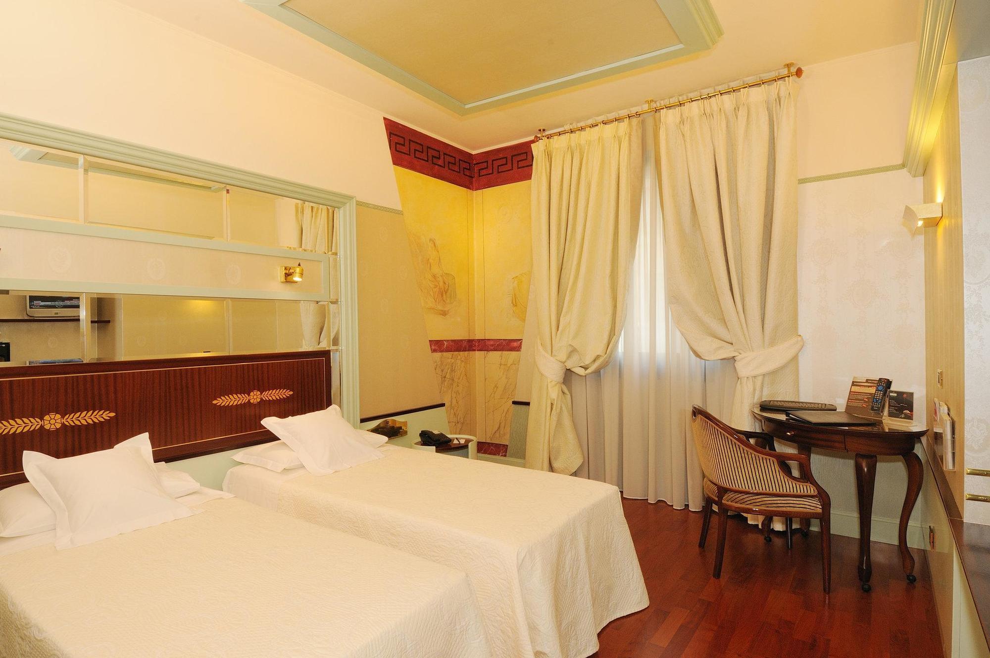 Antares Rubens Hotel