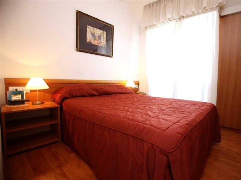 Hotel Genius Downtown 3*