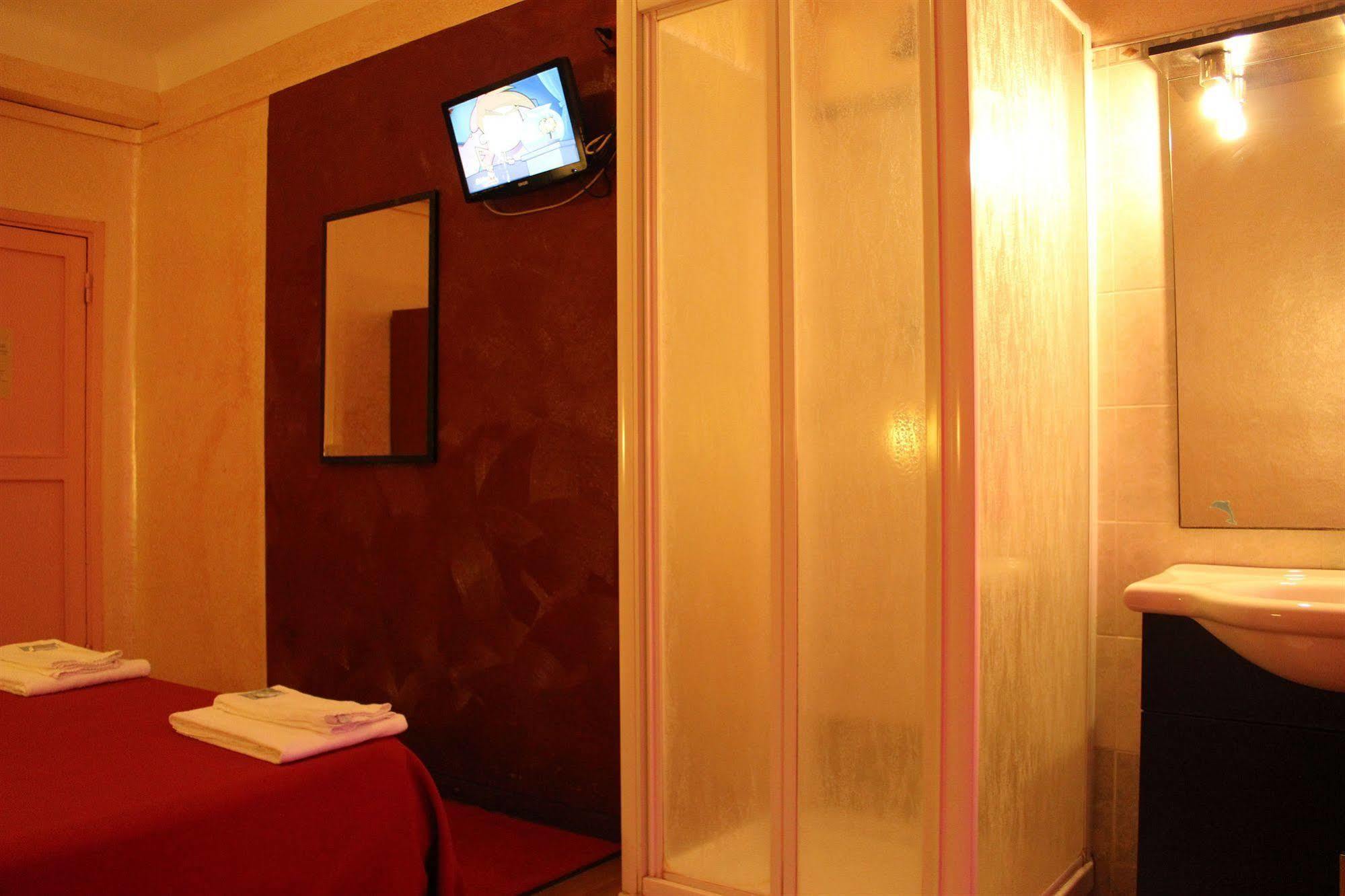 Hotel America *