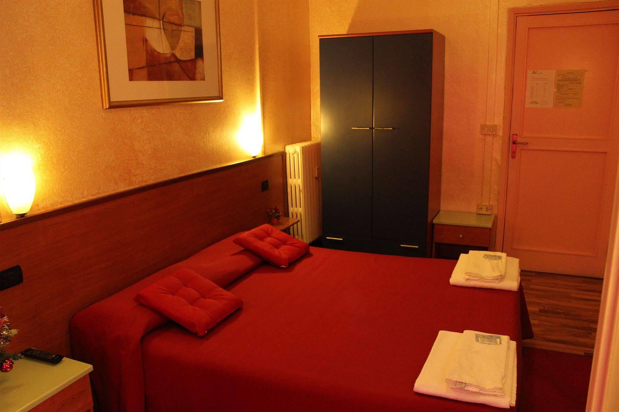 Hotel America *