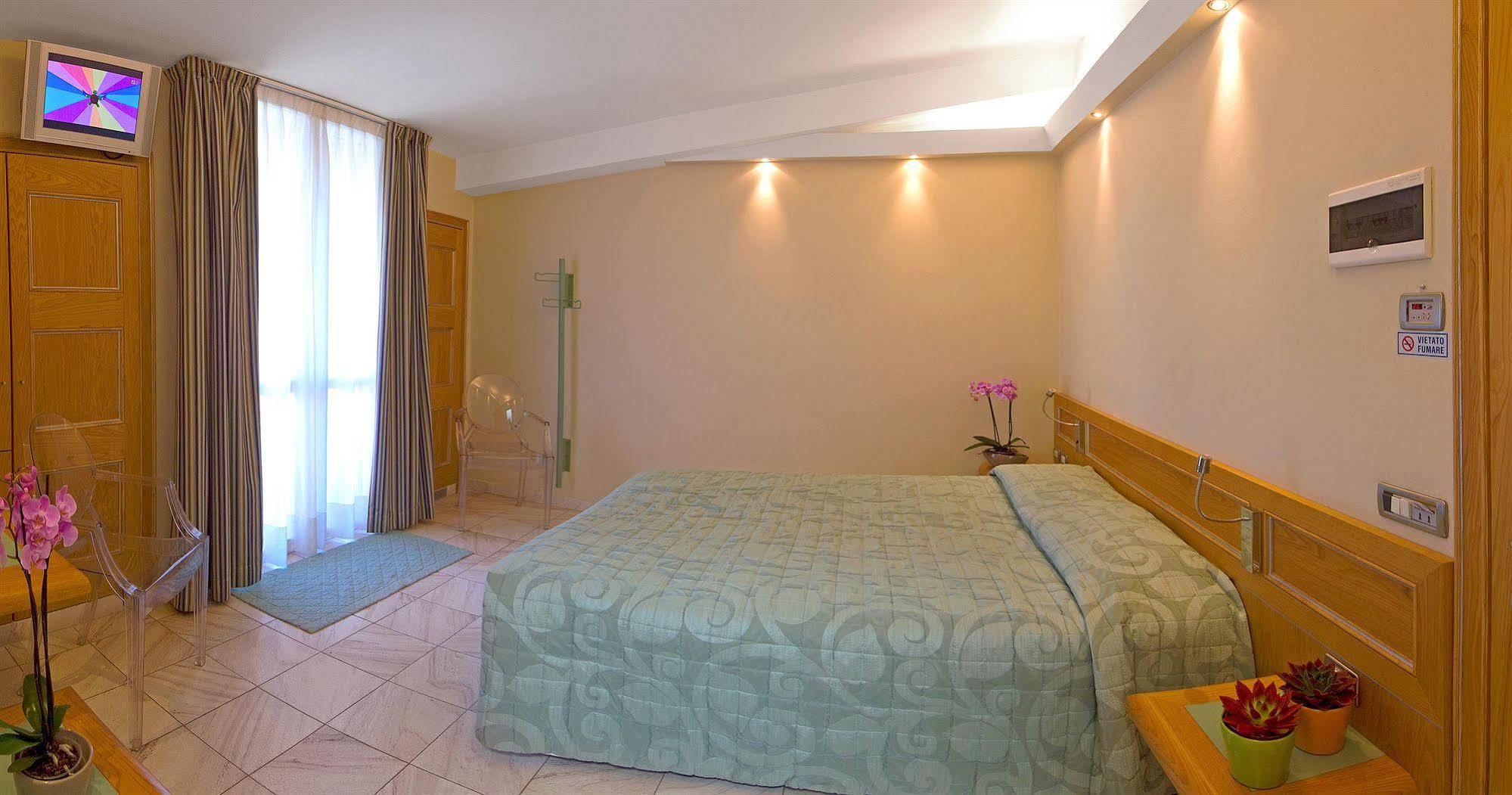 Sempione Hotel 3*