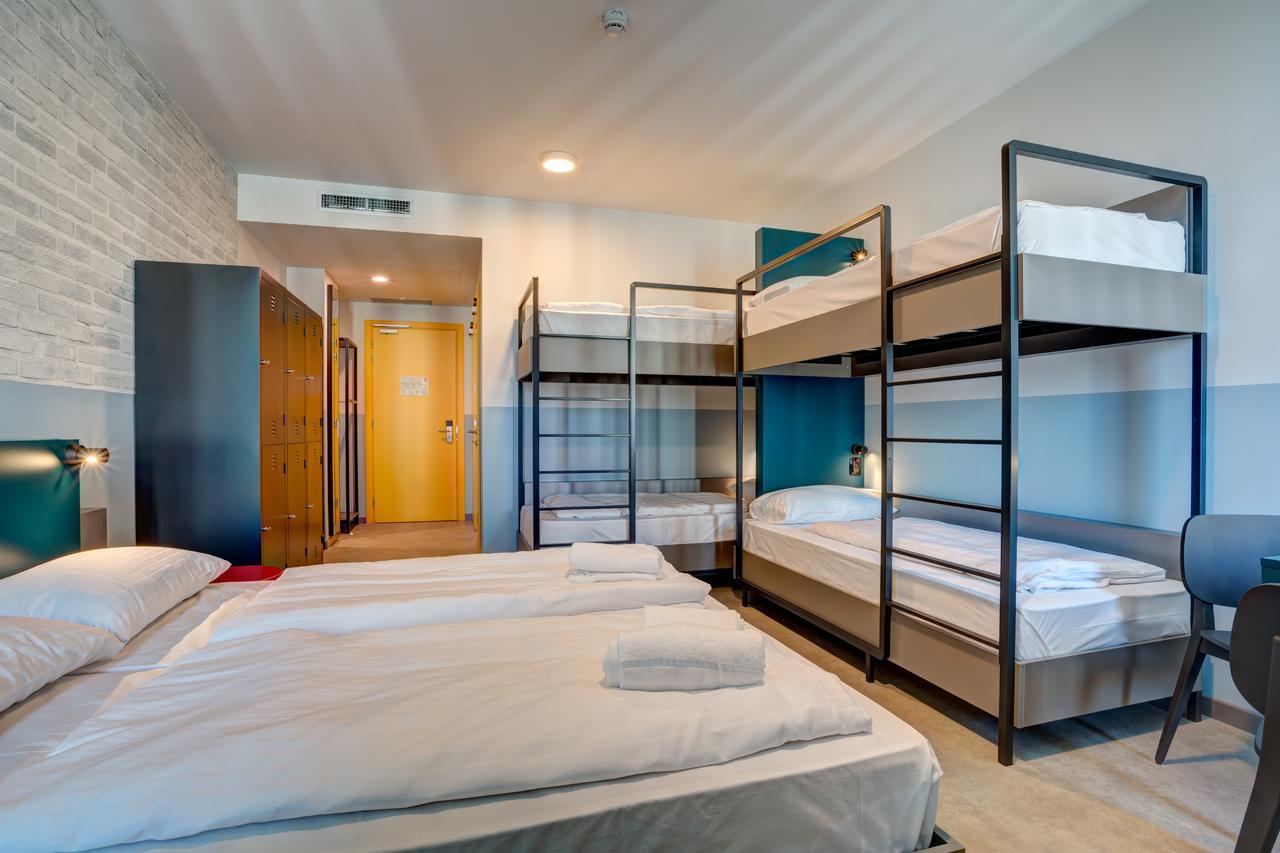 Meininger Lambrate Hostel *
