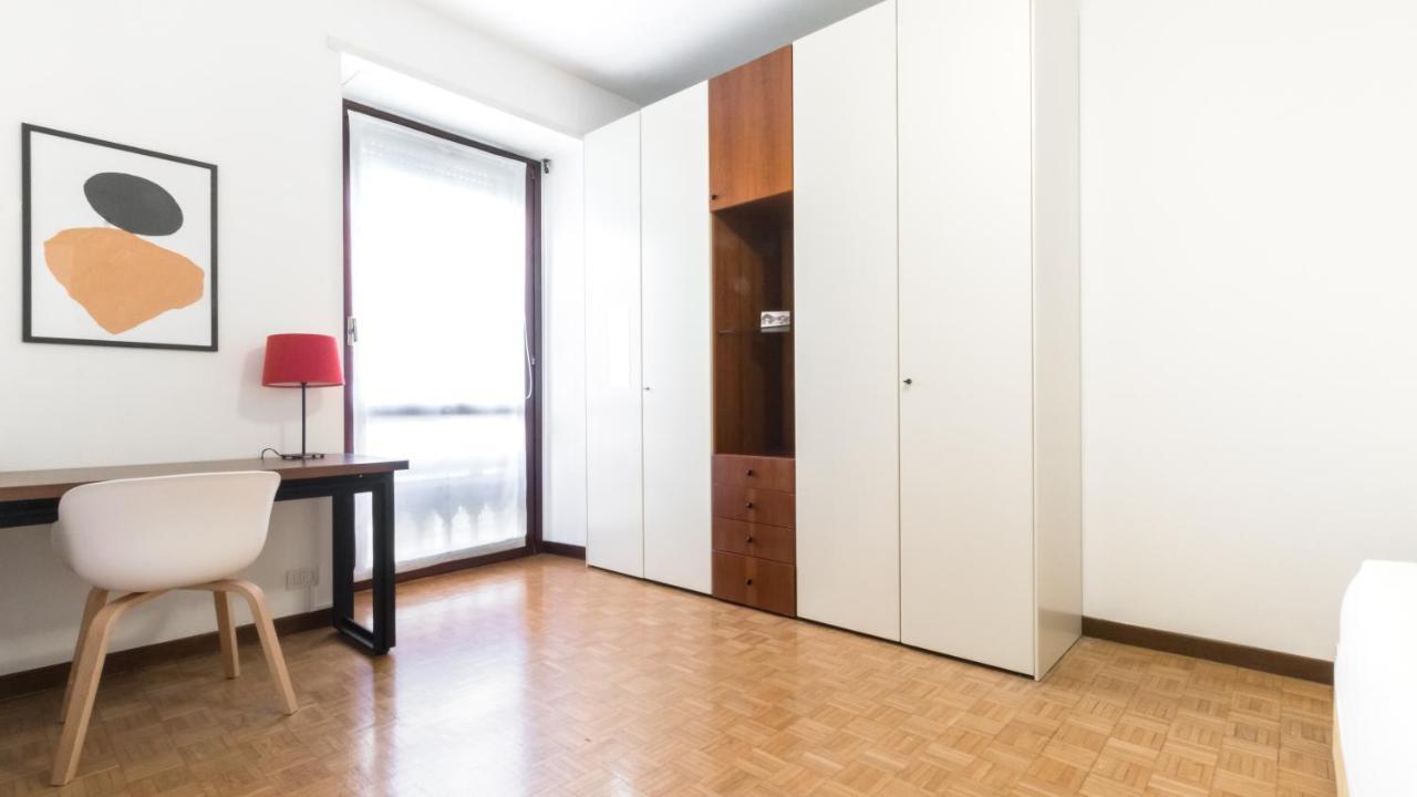 Italianway - Lazzaro Palazzi 6 * Milão