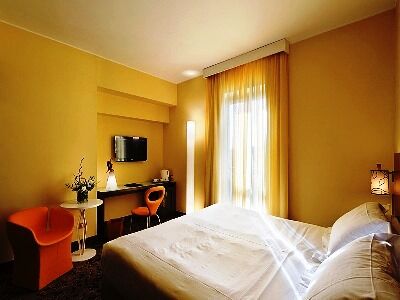 Una Mediterraneo 4* Milão