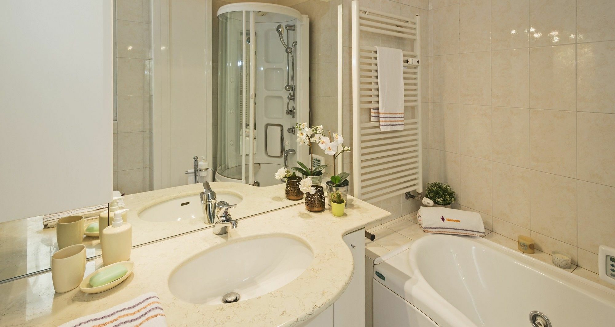 Hintown Canonica Apartamento *