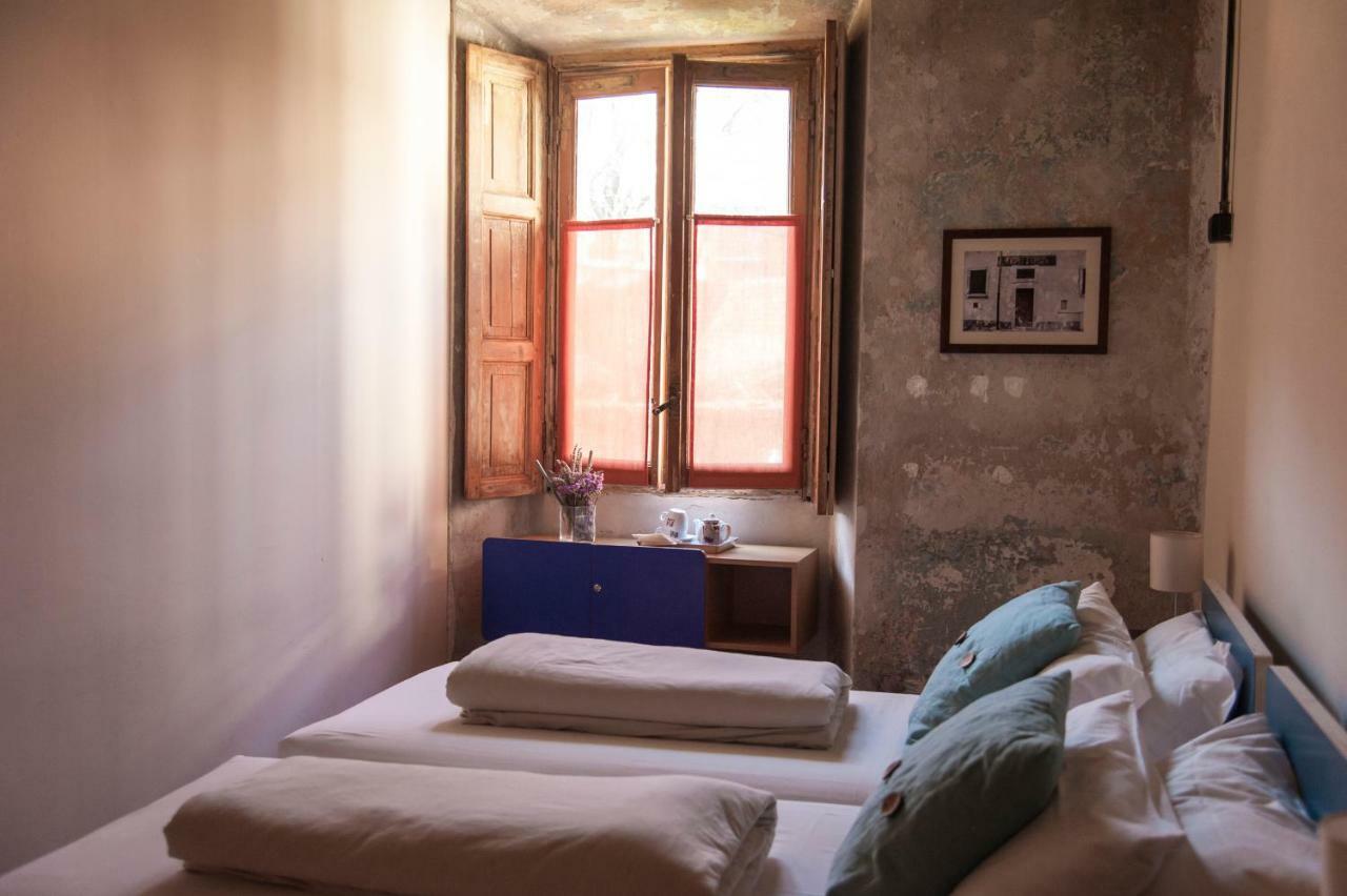 Un Posto A - All'interno Di Cascina Del 700 Hostel *