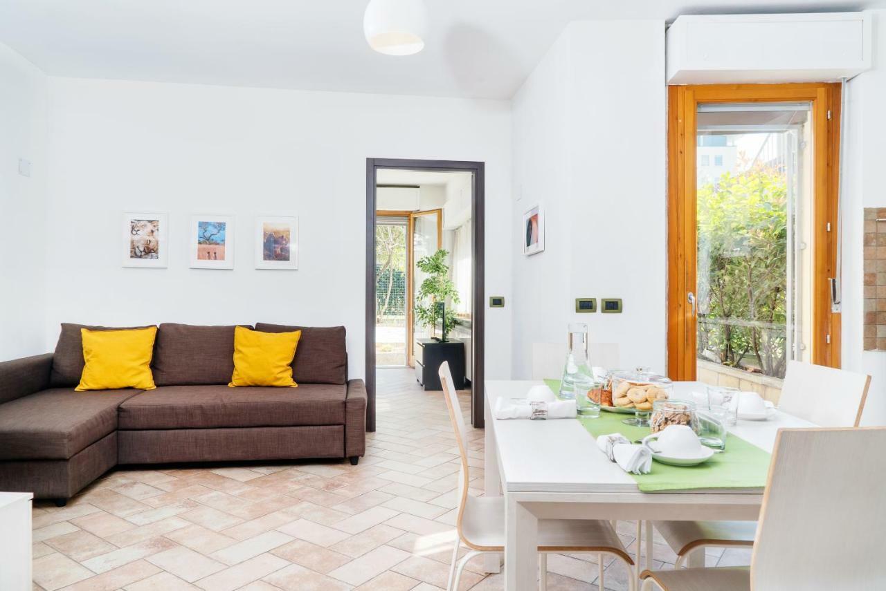 Four Bedroom Near Metro Apartment