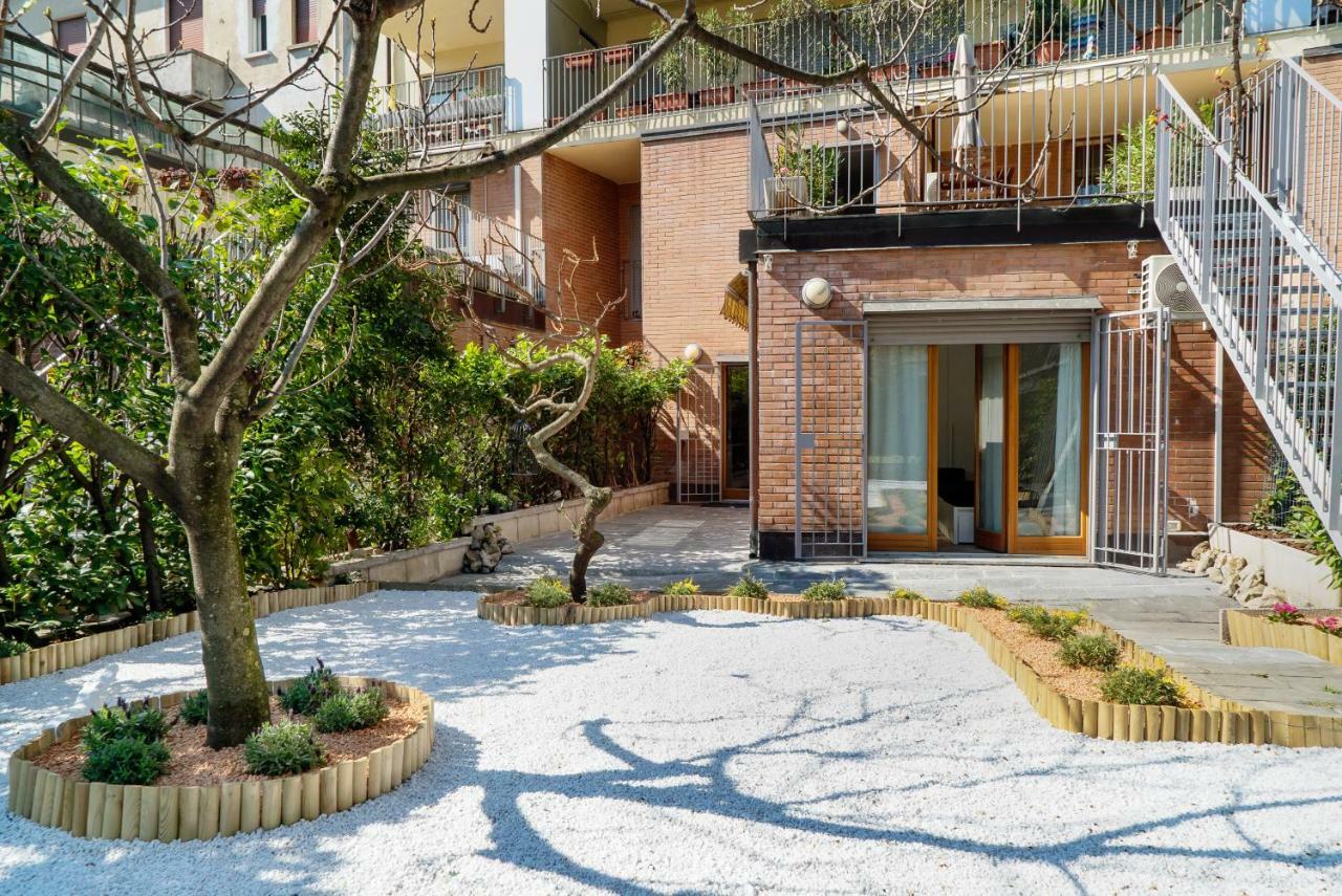 Four Bedroom Near Metro Apartment