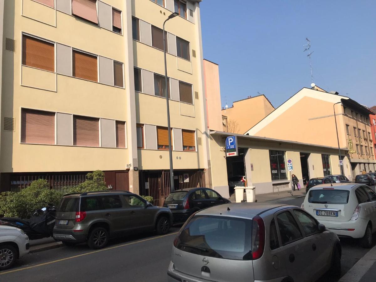 Center White Apartment Mailand
