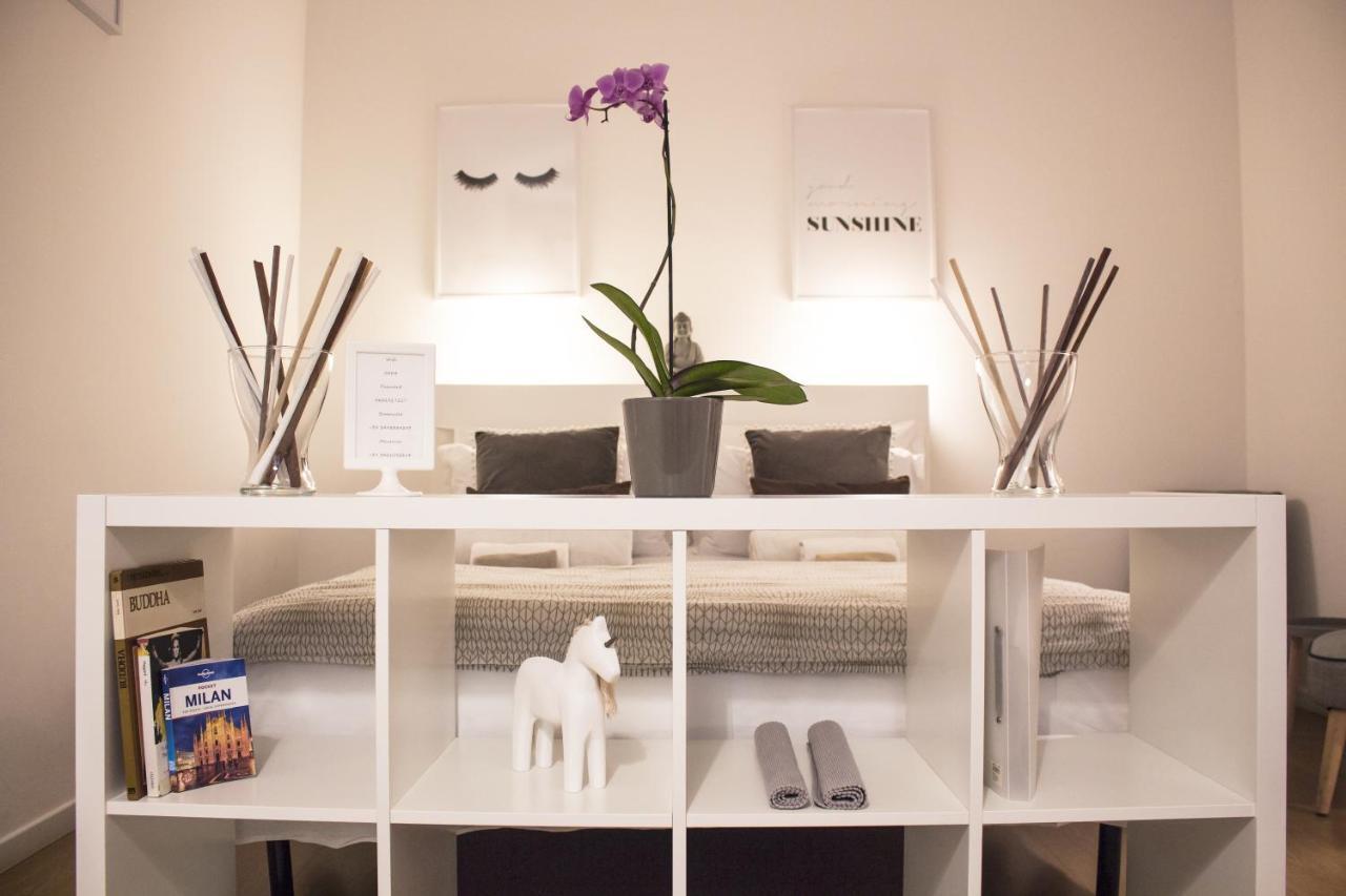 Center White Apartment Mailand