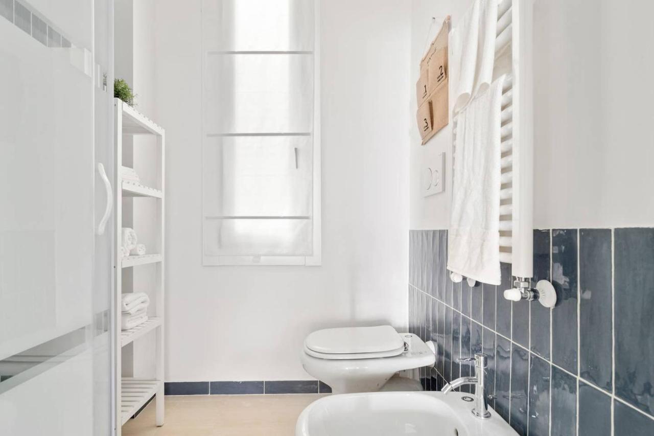 Golden Navy Design In Porta Venezia Apartamento