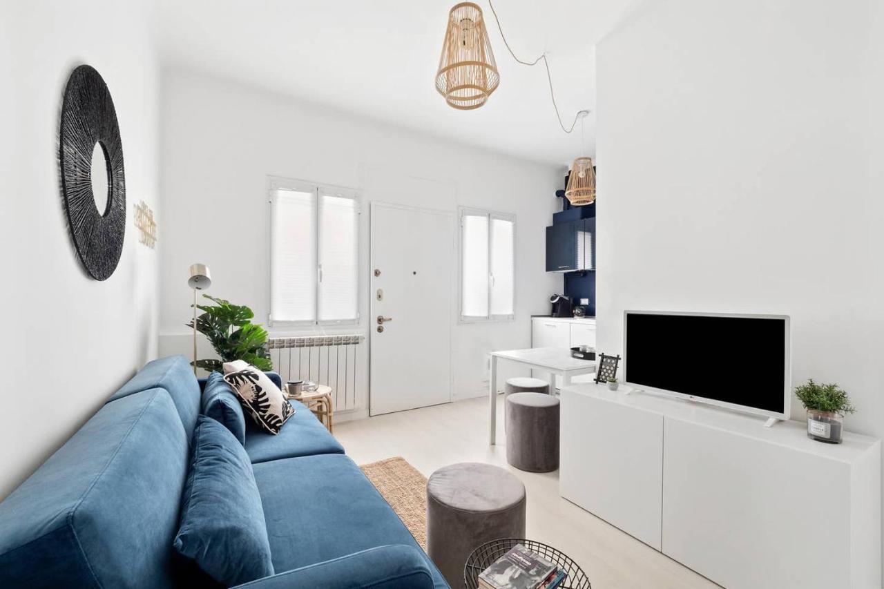 Golden Navy Design In Porta Venezia Apartamento Milão