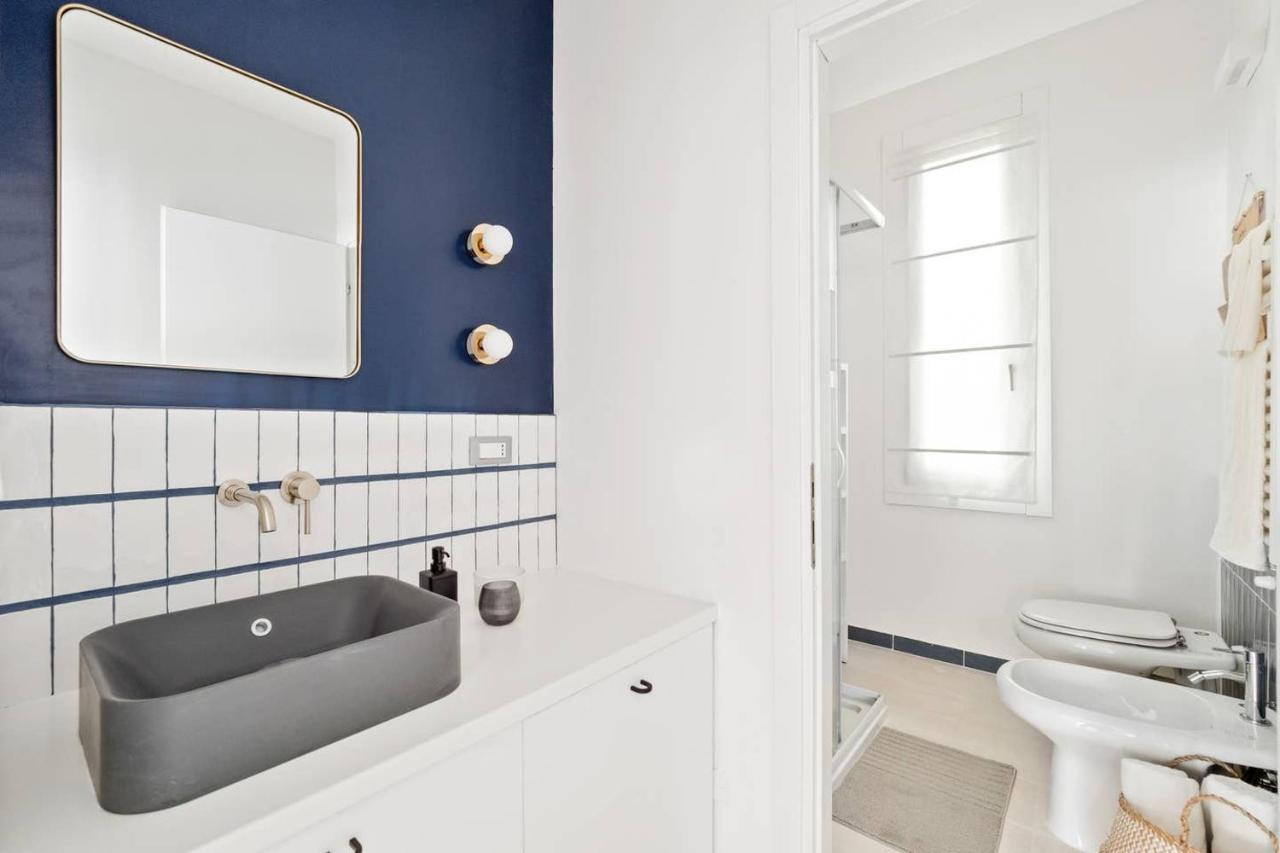 Golden Navy Design In Porta Venezia Apartamento Milão