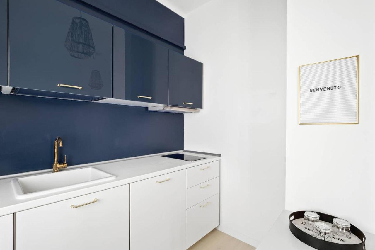 Golden Navy Design In Porta Venezia Apartamento