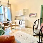 Fara Cinque Small Apartment