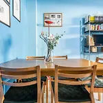 Altido Quiet Apt For 4 With Terrace Near Train Station