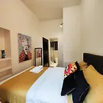 Designed Pop Apartment 2 Bedrooms, 2 Baths In Milan Center - Wifi, Ac, Steps From Subway M1 And M2, Central Station And Airport Connected