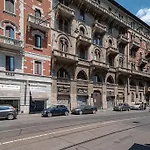 City Center-Design Attic Penthouse With Private Terrace