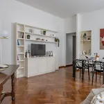 The Best Rent - Gorgeous Two-Bedroom Apartment In Porta Nuova District