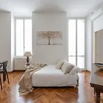 The Best Rent - Gorgeous Two-Bedroom Apartment In Porta Nuova District