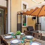 Vela House