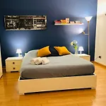 Chiara Guest House 34 - M4 Metro Blu