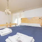 2 Bedroom Apartment - Buzzi Hospital, Sempione, Mico, 100Mt Metrom5