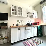Rainbow Studio Flat- Monolocale Luminoso
